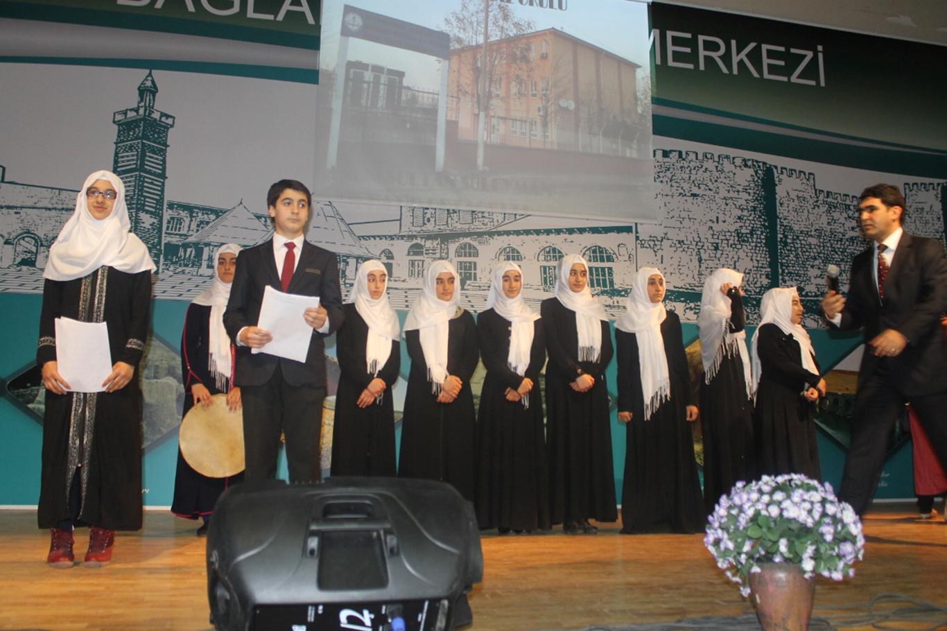 Ortaokul öğrencilerinden Kutlu Doğum etkinliği Ortaokul öğrencilerinden Kutlu Doğum etkinliği